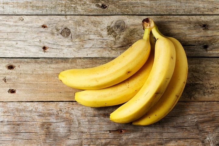 Czy kakadu mogą jeść banany? Fakty i informacje żywieniowe zatwierdzone przez weterynarzy!