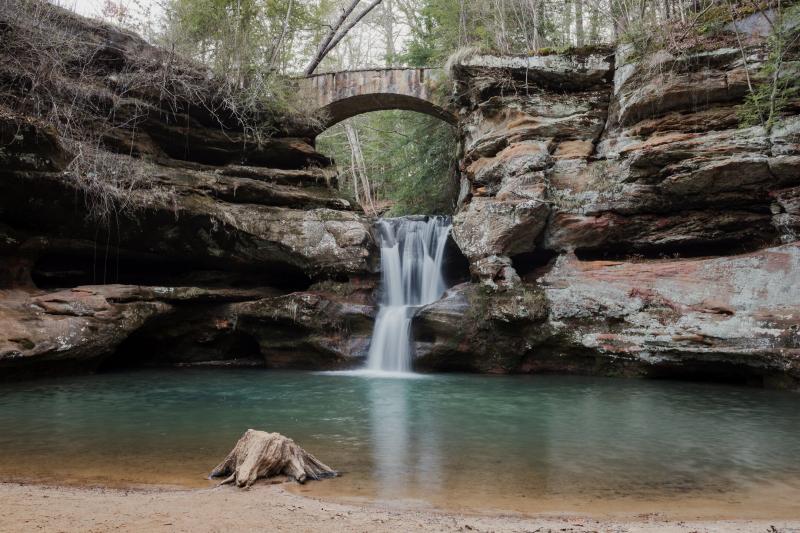 10 Szlaki przyjazne psom w Hocking Hills State Park w