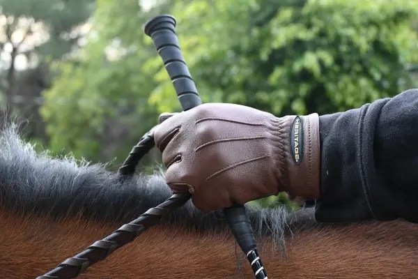 7 najlepszych rękawiczek do jazdy konnej w 2024 roku: Recenzje i najlepsze propozycje