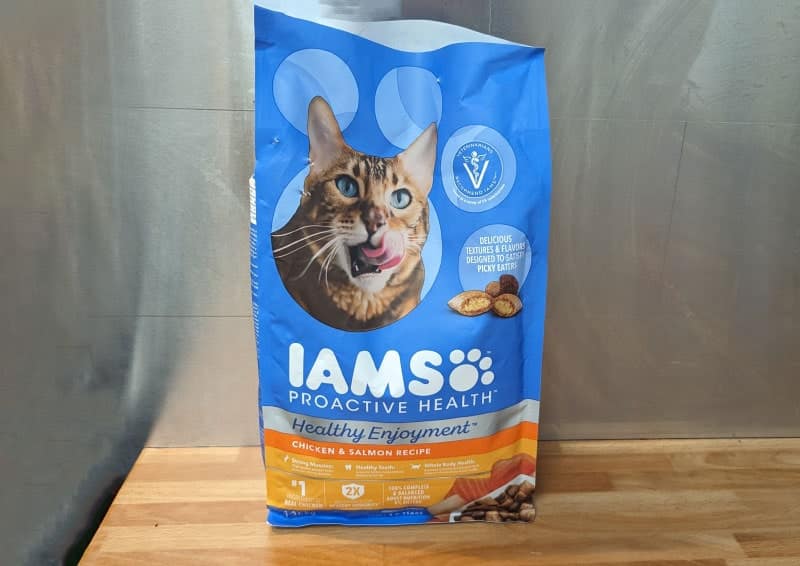2. IAMS Perfect Portions Indoor Cuts in Gravy Variety Pack - Przepis na tuńczyka i łososia